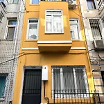 Yellowhouse Room 3